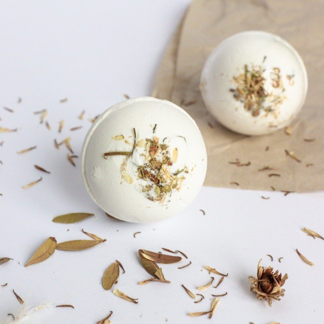 Bath bomb Dreamwithus with chamomile and rosemary