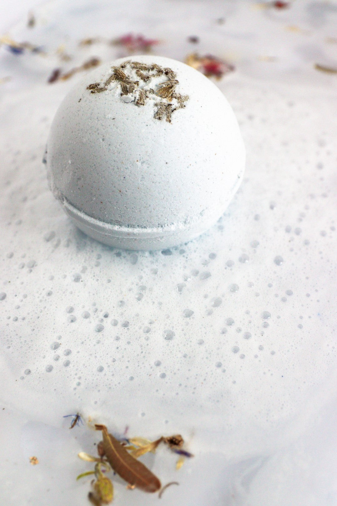 Bath bomb Dreamwithus with lavender
